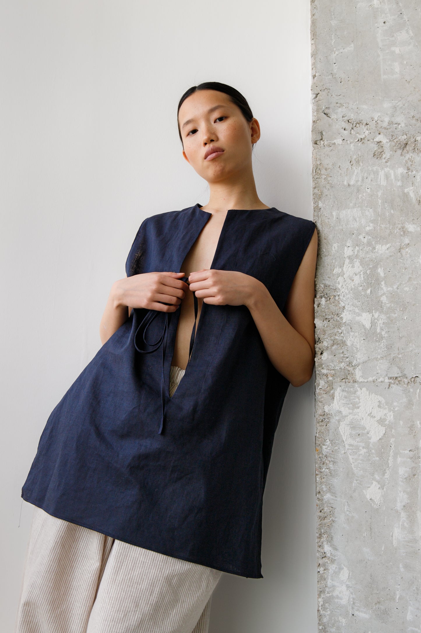 BLUSA LINO ESCOTE V